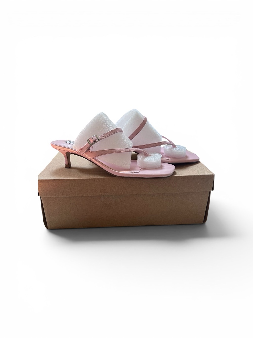 Steve Madden Jessa Kitten Heel, Square Open Toe Sandal in Pink. NIB: Size 6.5